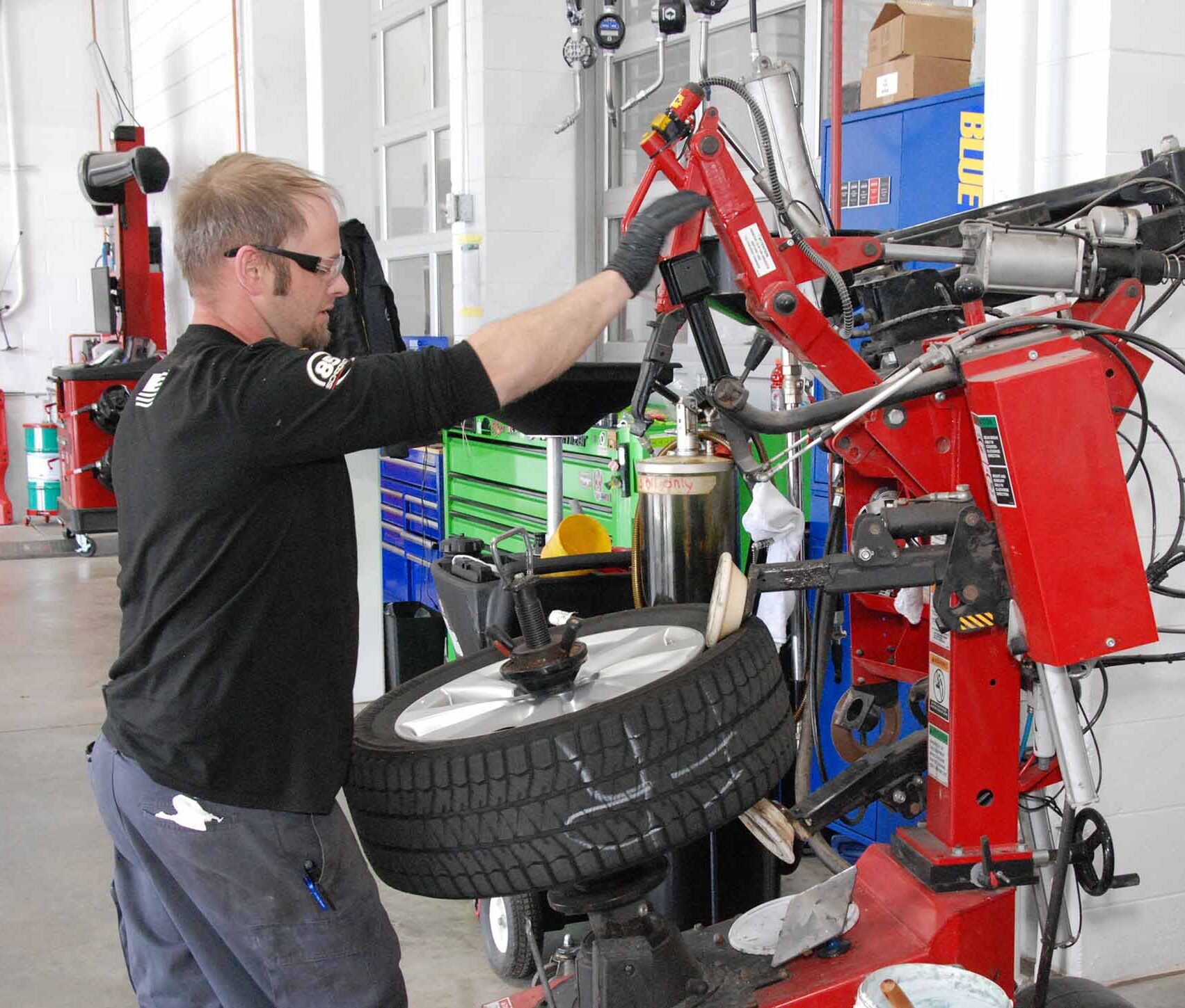 Schoonover Bodyworks Tire Service